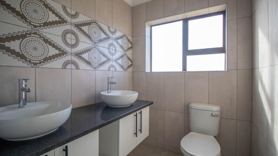 3 Bedroom Property for Sale in Fraaiuitsig Western Cape
